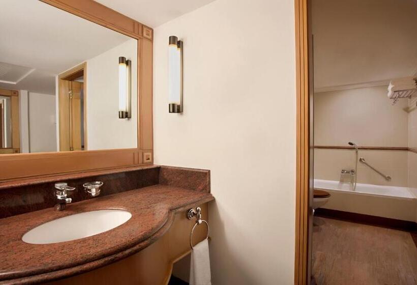 غرفة كلوب, Le Méridien Kochi