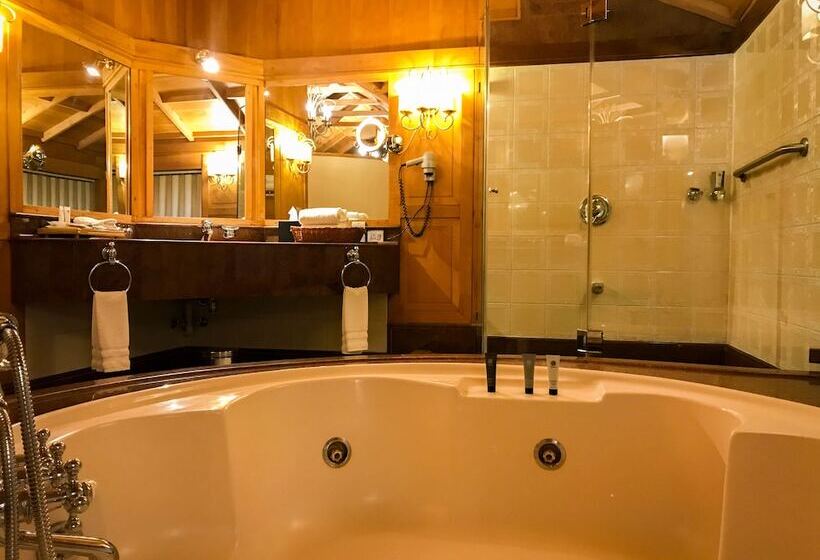 جناح كلوب, Le Méridien Kochi