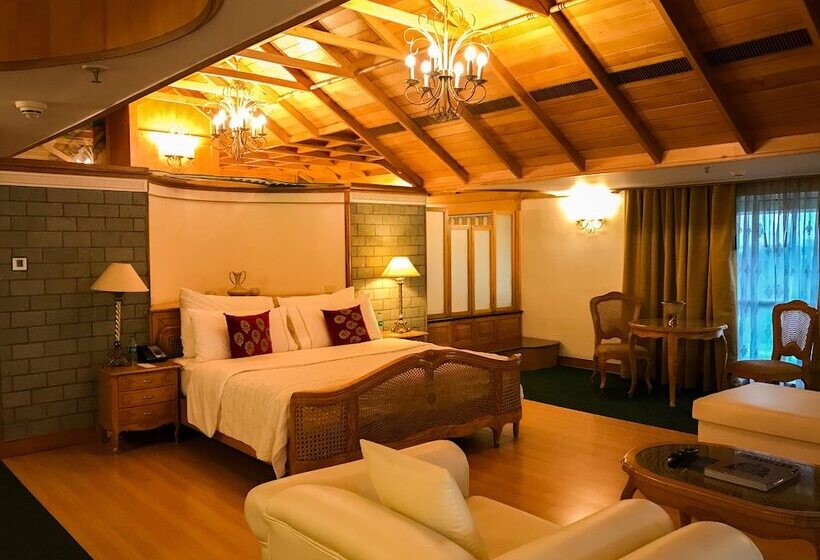 جناح كلوب, Le Méridien Kochi