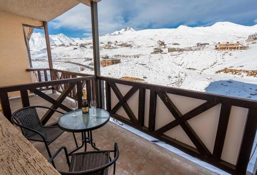 آپارتمان 1 خوابه با بالکن, 2 Room Apartment Nft Gudauri Penta 503