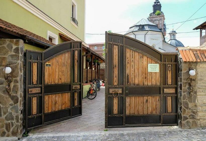 اتاق استاندارد, гостеріяold Town