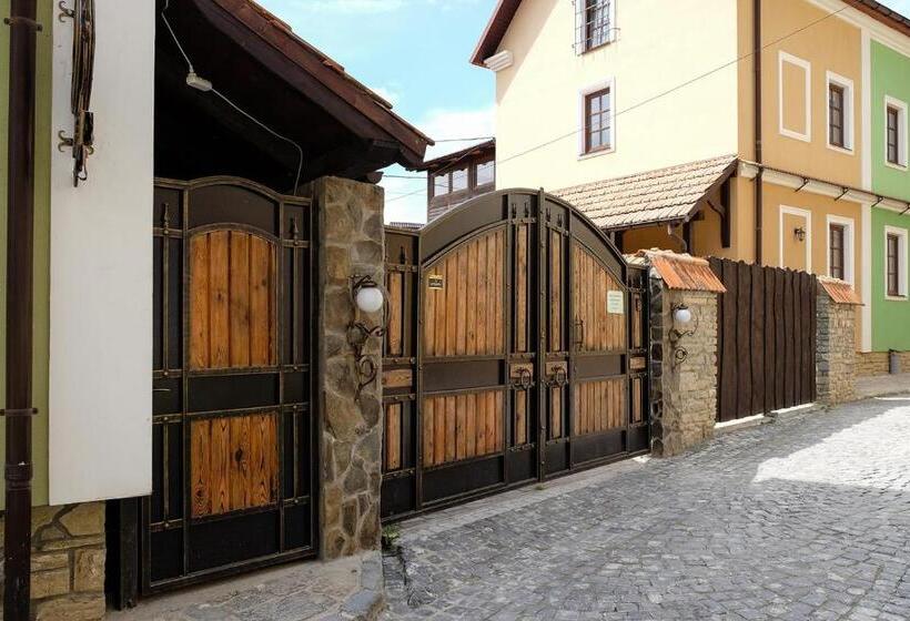 اتاق لوکس, гостеріяold Town