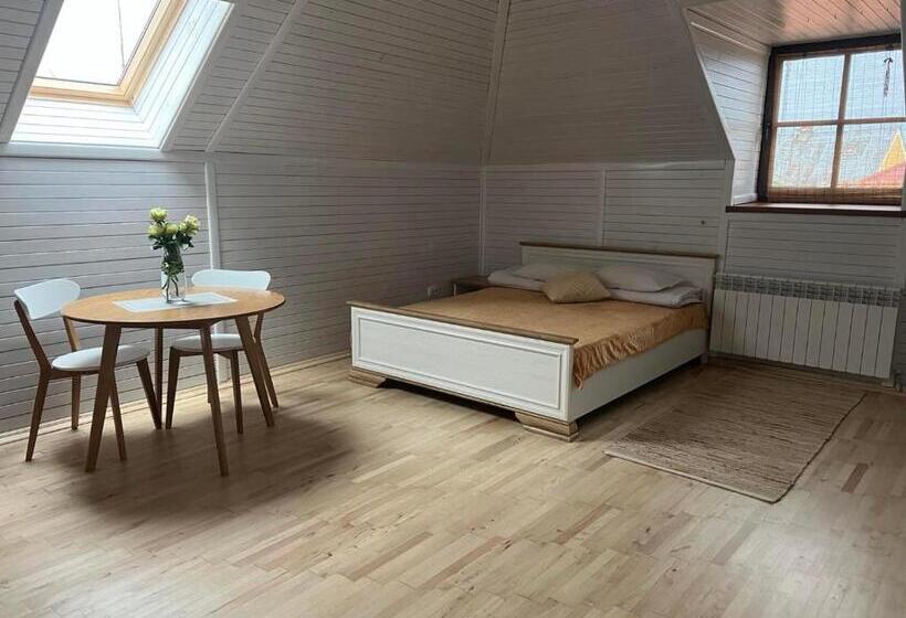 اتاق لوکس چهار تخته, гостеріяold Town