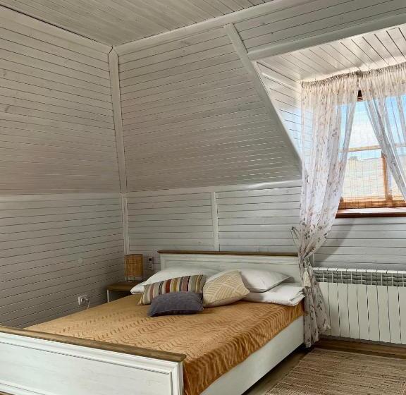 اتاق لوکس چهار تخته, гостеріяold Town