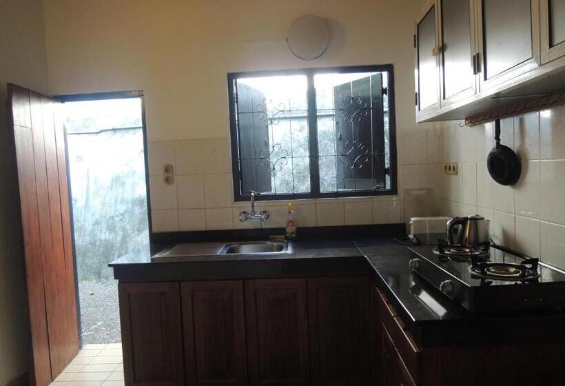 バス共有のスタンダードルーム, Bentota Home Stay