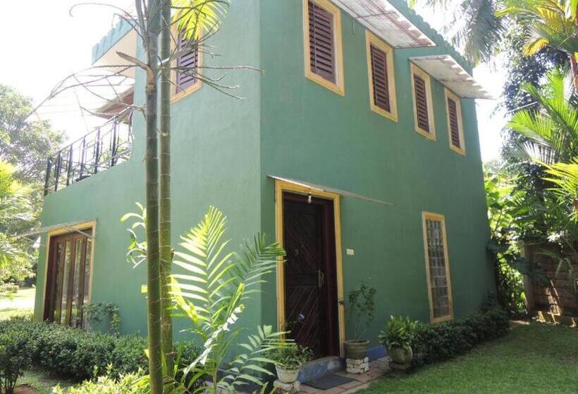 Апартаменты 1 Спальня Вид на Бассейн, Bentota Home Stay