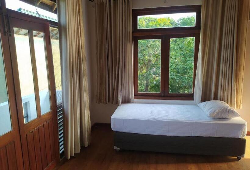 Семейный Номер, Bentota Home Stay
