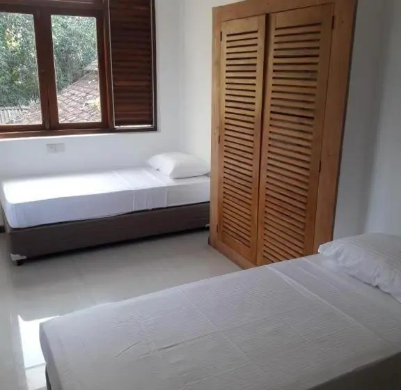 ルームシェアのワンベッド, Bentota Home Stay