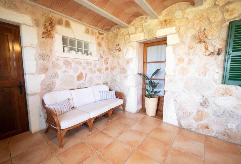 3침실 스위트, Can Cap De Bou By Alquilair