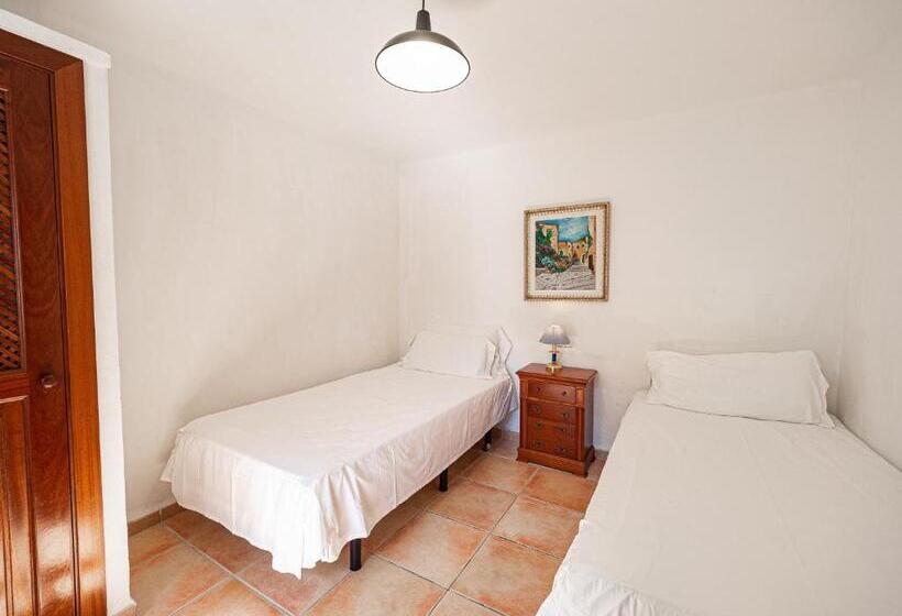 3침실 스위트, Can Cap De Bou By Alquilair