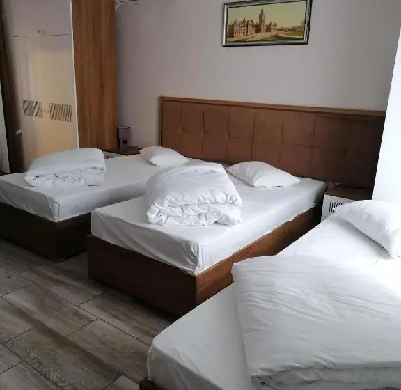 Pokój Standard Trzyosobowy, Eka Residence