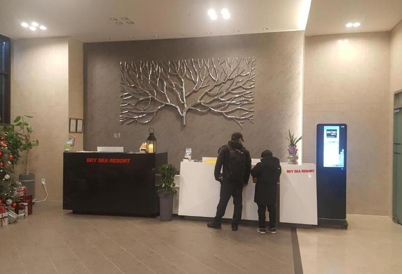 1 Bedroom Apartment Lake View, Nadree House 1