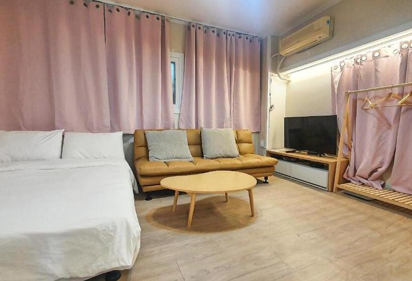 Cameră Familiară, Yeonnam Minbak