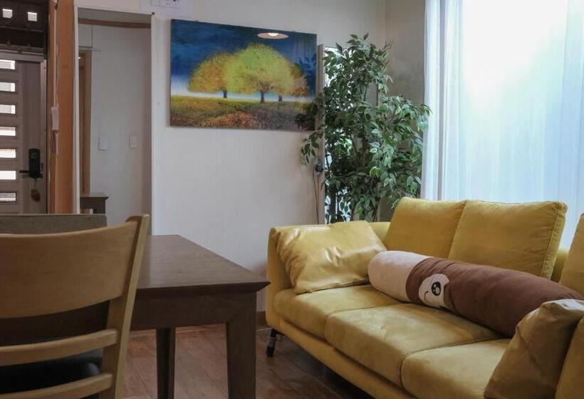 Apartament 2 Dormitoare, Yeonnam Minbak