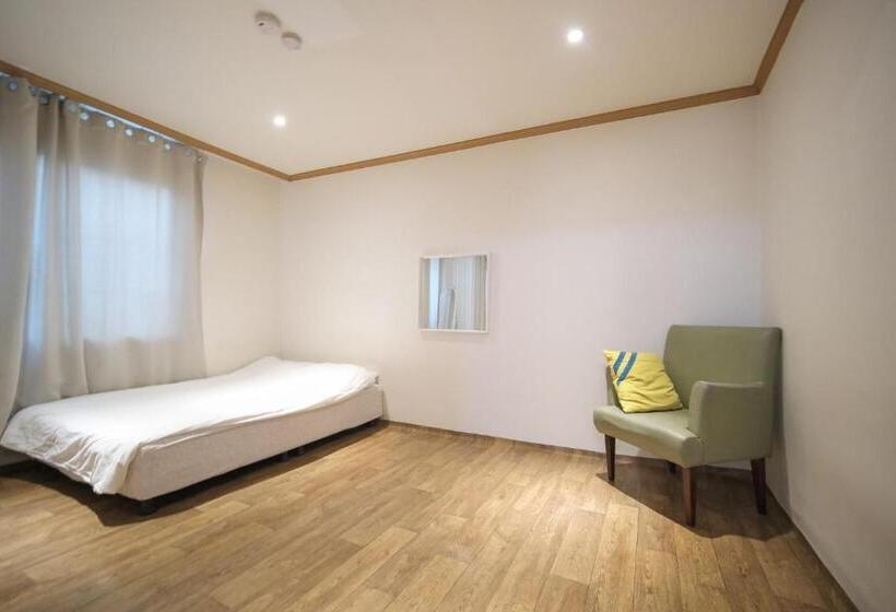Apartament 2 Dormitoare, Yeonnam Minbak