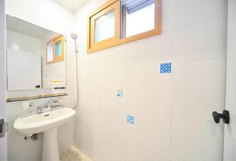 Apartament 2 Dormitoare, Yeonnam Minbak