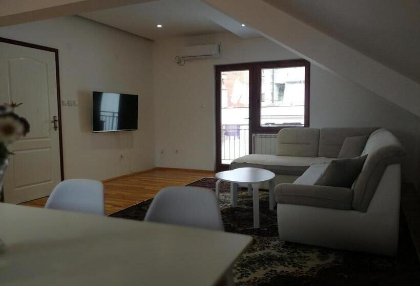 سوییت, Apartman Baron