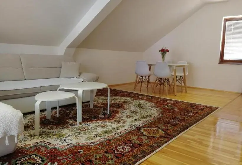 سوییت, Apartman Baron
