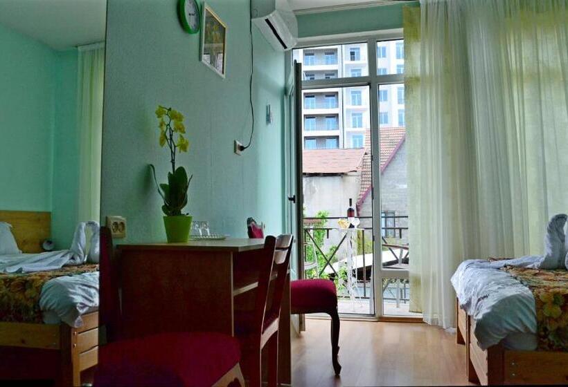 اتاق استاندارد با چشمانداز باغ, Boutique Hotel Eco House Tbilisi