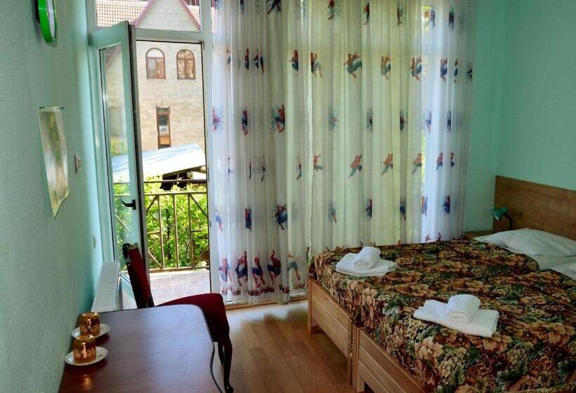 اتاق استاندارد با چشم‌انداز باغ, Boutique Hotel Eco House Tbilisi