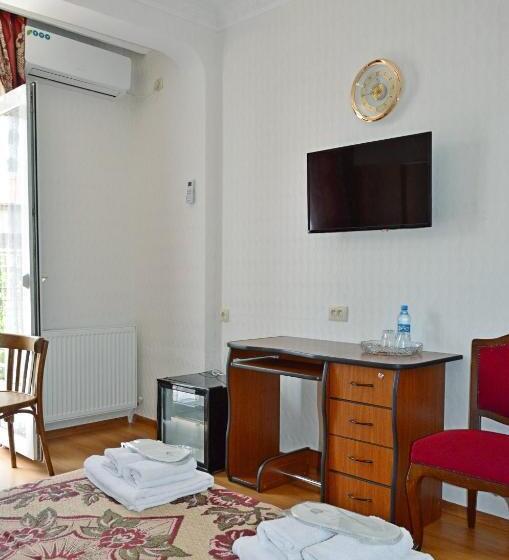 اتاق لوکس با بالکن, Boutique Hotel Eco House Tbilisi