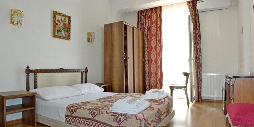 اتاق لوکس با بالکن, Boutique Hotel Eco House Tbilisi
