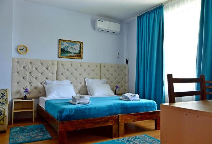 اتاق خانوادگی با چشم‌انداز باغ, Boutique Hotel Eco House Tbilisi