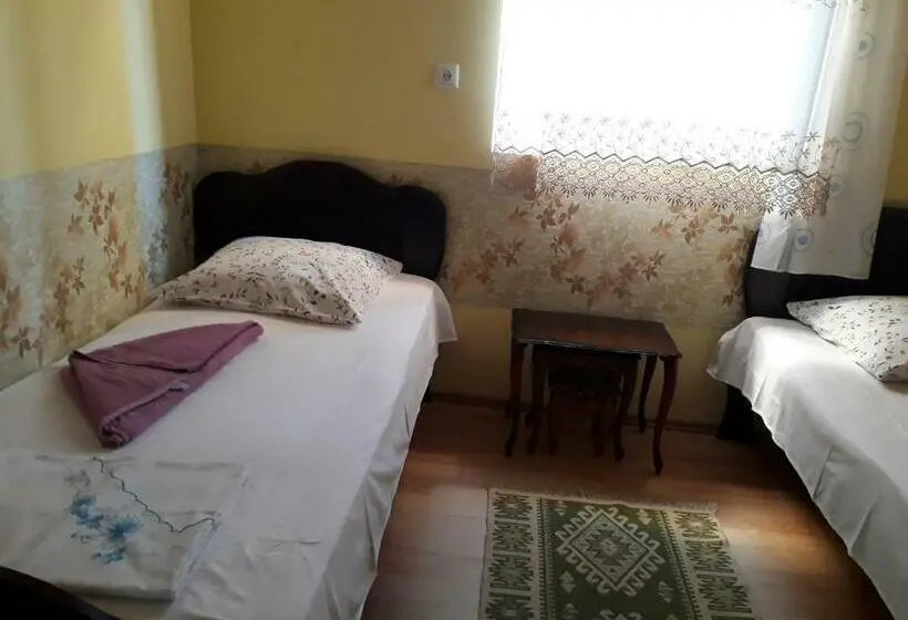 اتاق لوکس, Guest House Nino