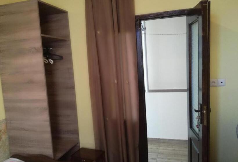 اتاق لوکس, Guest House Nino