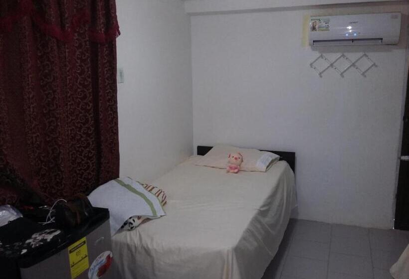 家庭间, Hostal Poseidon Del Mar