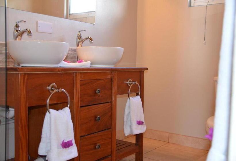 2 Bedrooms Suite Sea View, Kaye Coco