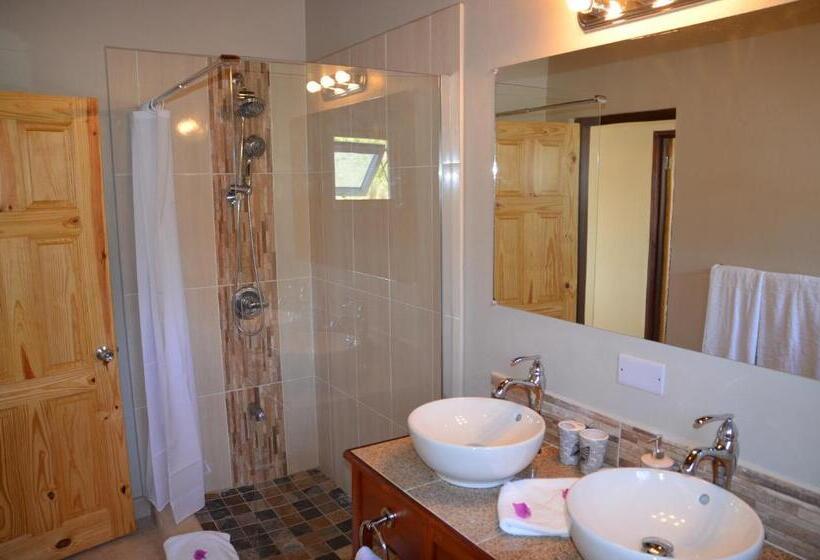 2 Bedrooms Suite Sea View, Kaye Coco