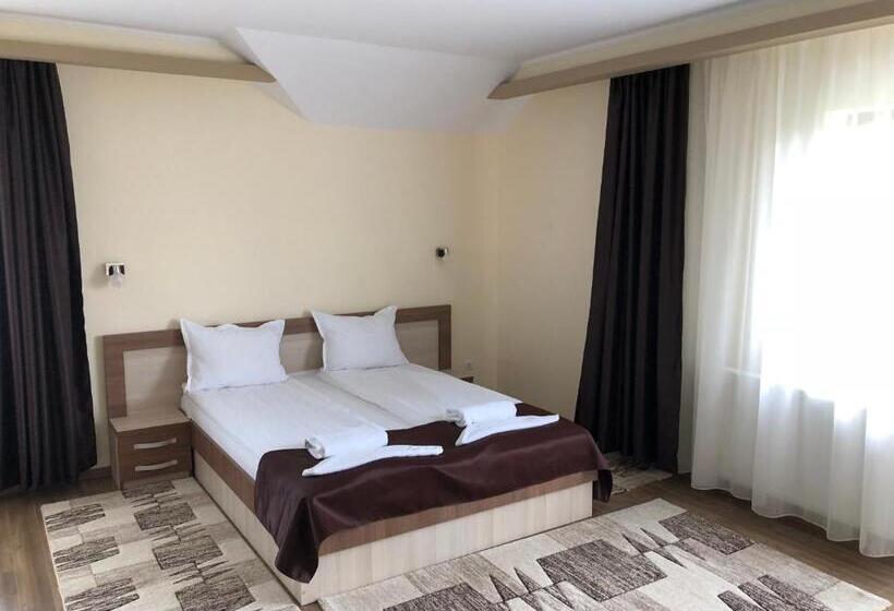 デラックスルーム, Pensiunea Andres