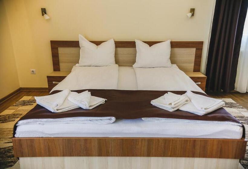 デラックスルーム, Pensiunea Andres