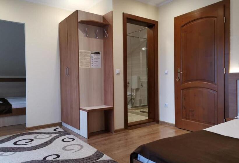 ファミリールーム, Pensiunea Andres