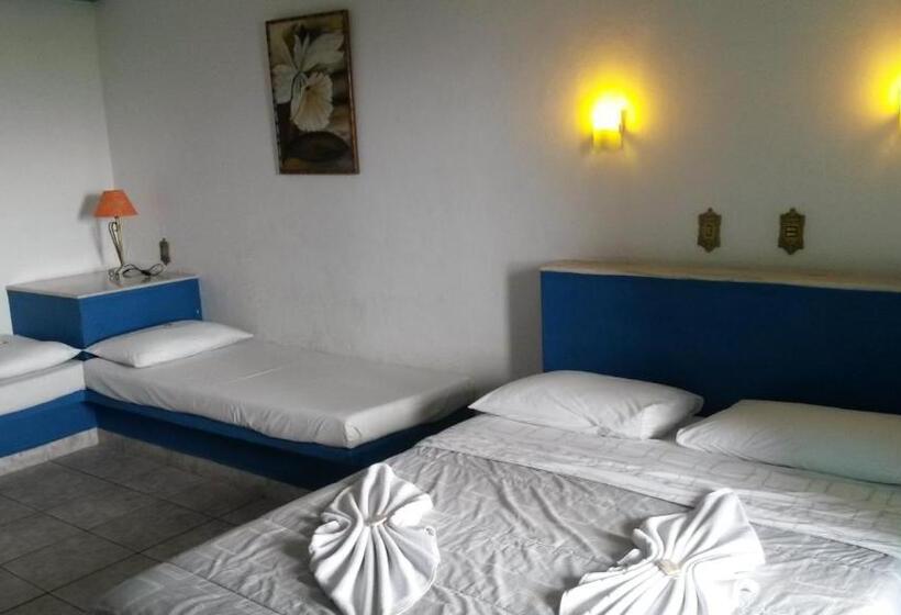 Четырехместный Номер Стандарт, Pousada Da Costa