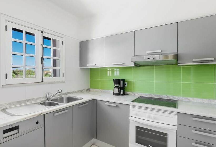 プレミアムスタジオ, Clube Albufeira Garden Village