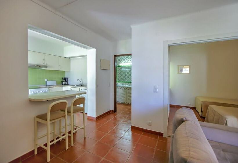 スタンダードスタジオ, Clube Albufeira Garden Village