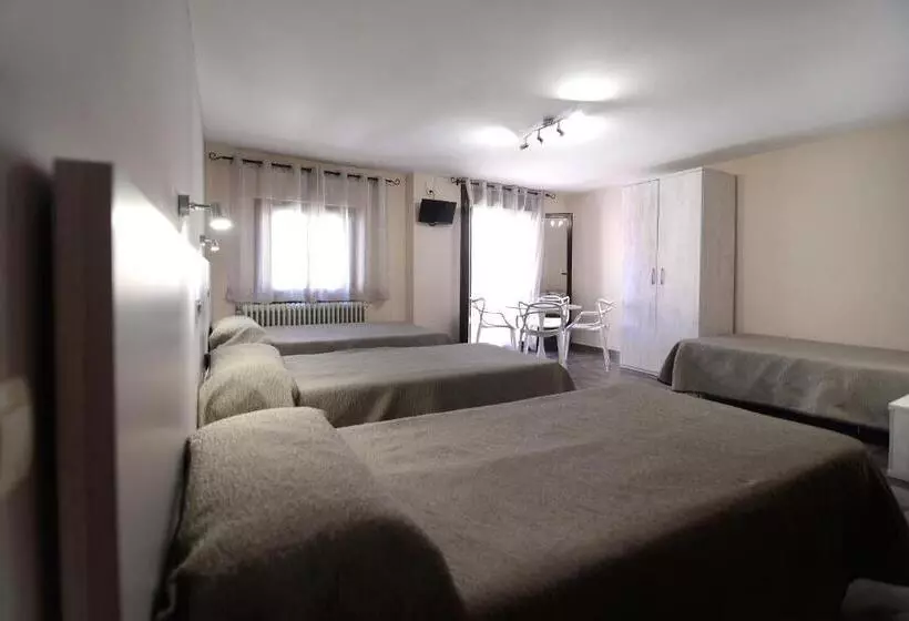 اتاق استاندارد چهار تخته, Hostal Palacete De Los Arcedianos