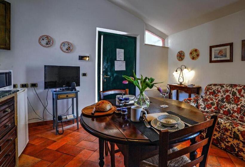 Апартаменты 1 Спальня, Borgo Grondaie