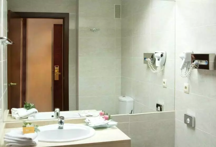 اتاق استاندارد با بالکن, Bq Andalucia Beach