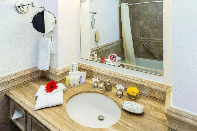 キングサイズベッドのスタンダードルーム, Clarion Hotel Real Tegucigalpa