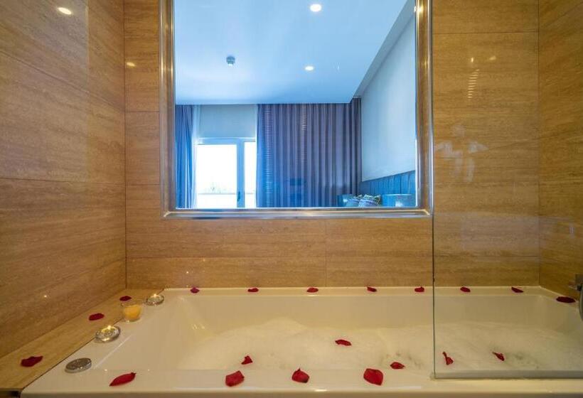 디럭스 자쿠지룸, De Ilhavo Plaza & Spa