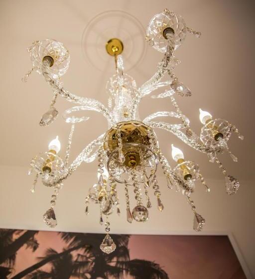 اتاق کلاسیک, Des Artistes