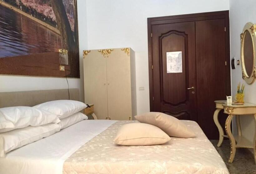 اتاق سوپریور, Des Artistes