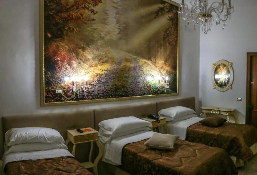 اتاق لوکس چهار تخته, Des Artistes