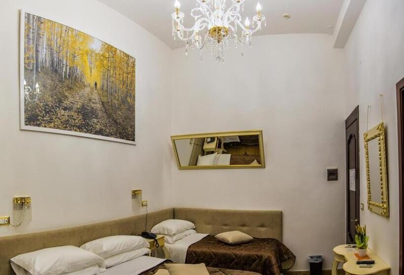 اتاق لوکس سه تخته, Des Artistes