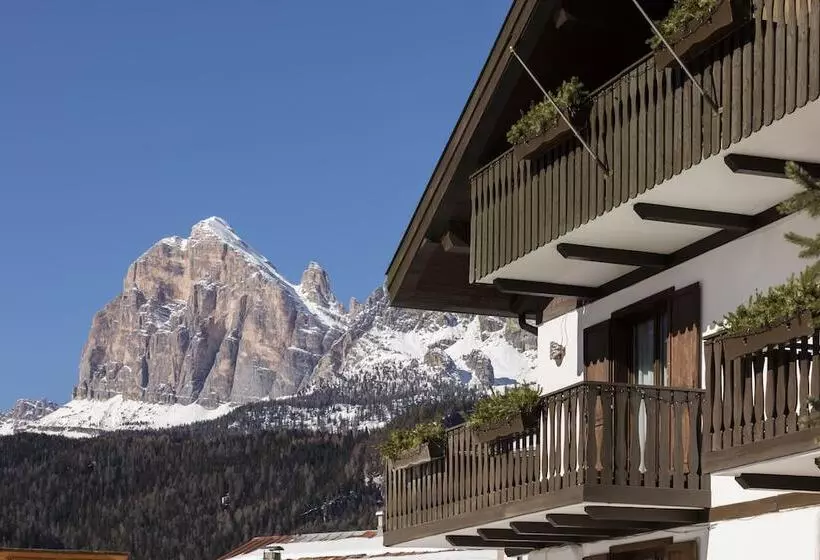 سوئیت راحتی, Faloria Mountain Spa Resort
