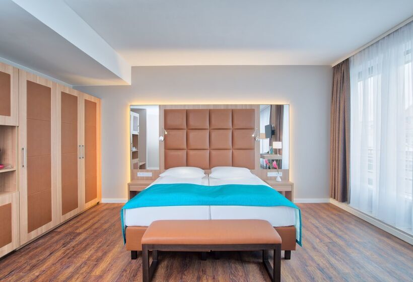 سوییت جونیور لوکس, Hollywood Media Hotel Am Kurfürstendamm