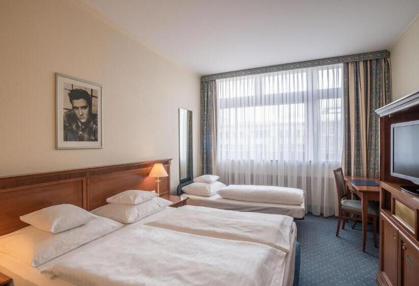 اتاق استاندارد سه نفره, Hollywood Media Hotel Am Kurfürstendamm